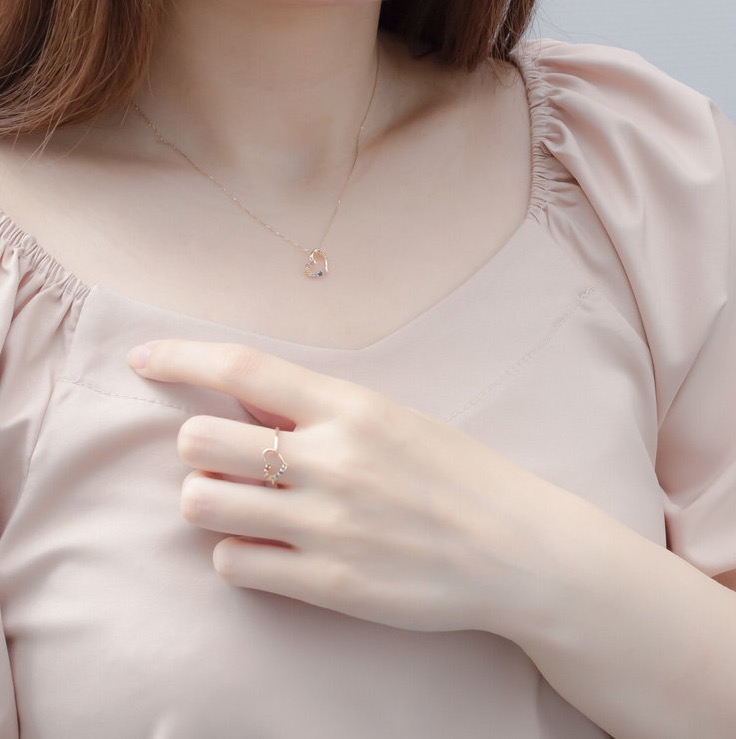 定番の中古商品 2025ニューイヤーコレクション♡マルチカラーハートリング アクセサリー